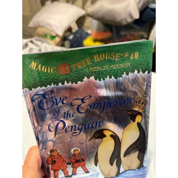 Magic Treehouse Eve of the Emperor Penguin - Picture 2 of 3